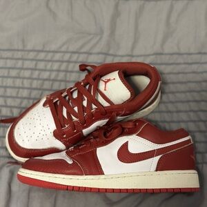 Nike Jordan’s Size 4 Red and White